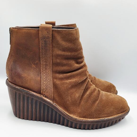 Bionica Destiney Camel Brown Suede Slouch Ankle Wedge Boots Women’s Size 7M - Picture 2 of 9